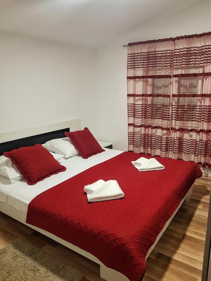 Kaštel SućuracApartman Nelaアパートメント エクステリア 写真