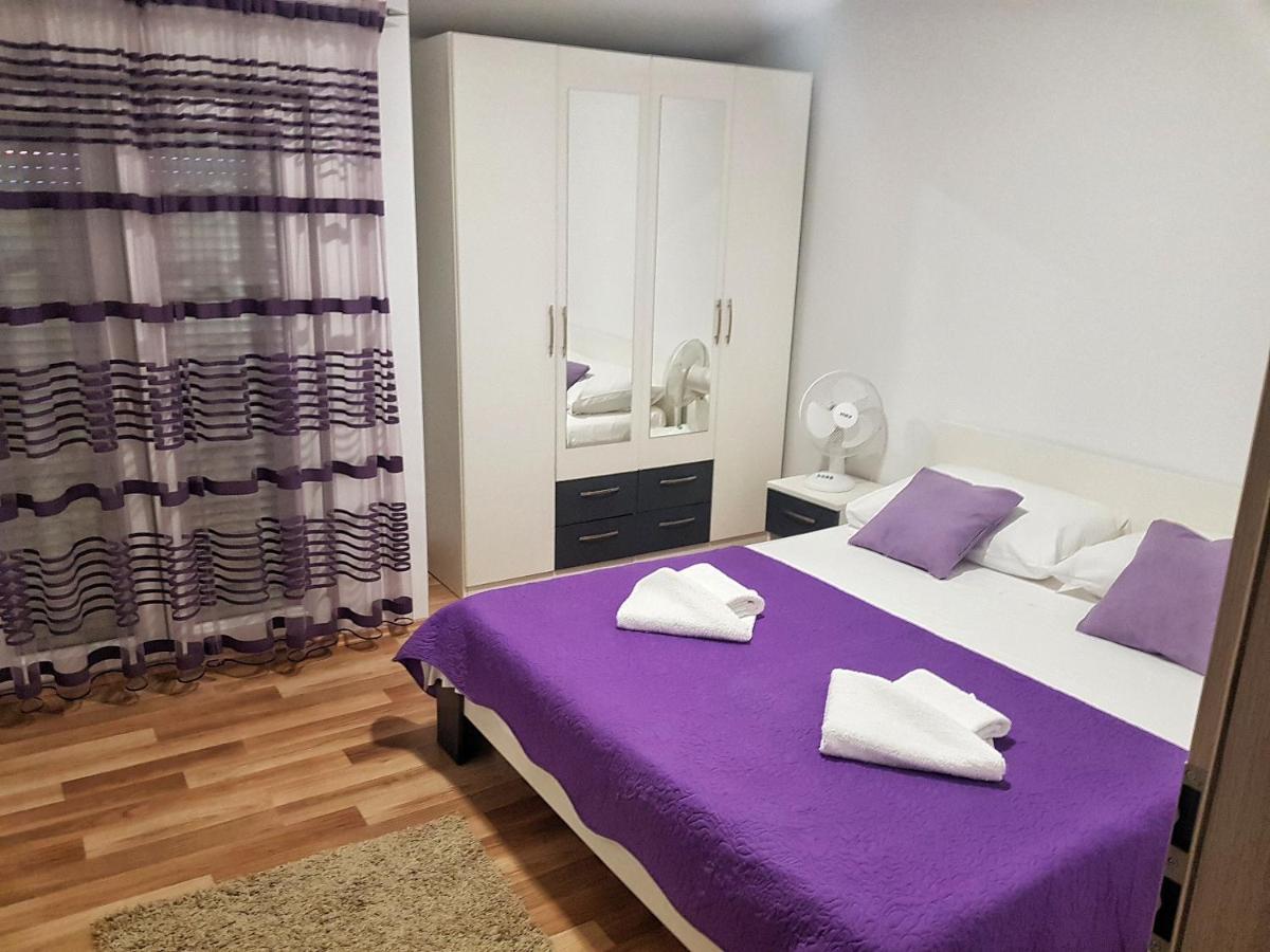 Kaštel SućuracApartman Nelaアパートメント エクステリア 写真