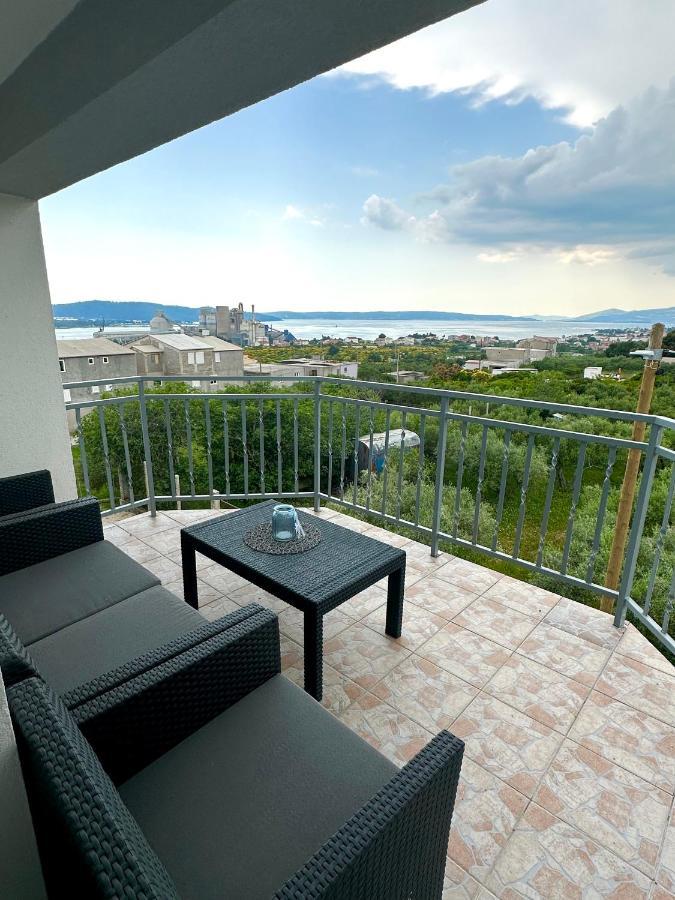 Kaštel SućuracApartman Nelaアパートメント エクステリア 写真