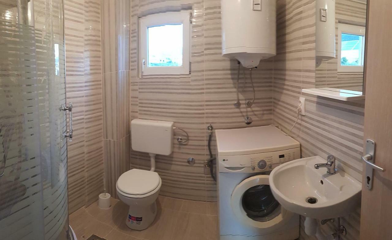 Kaštel SućuracApartman Nelaアパートメント エクステリア 写真